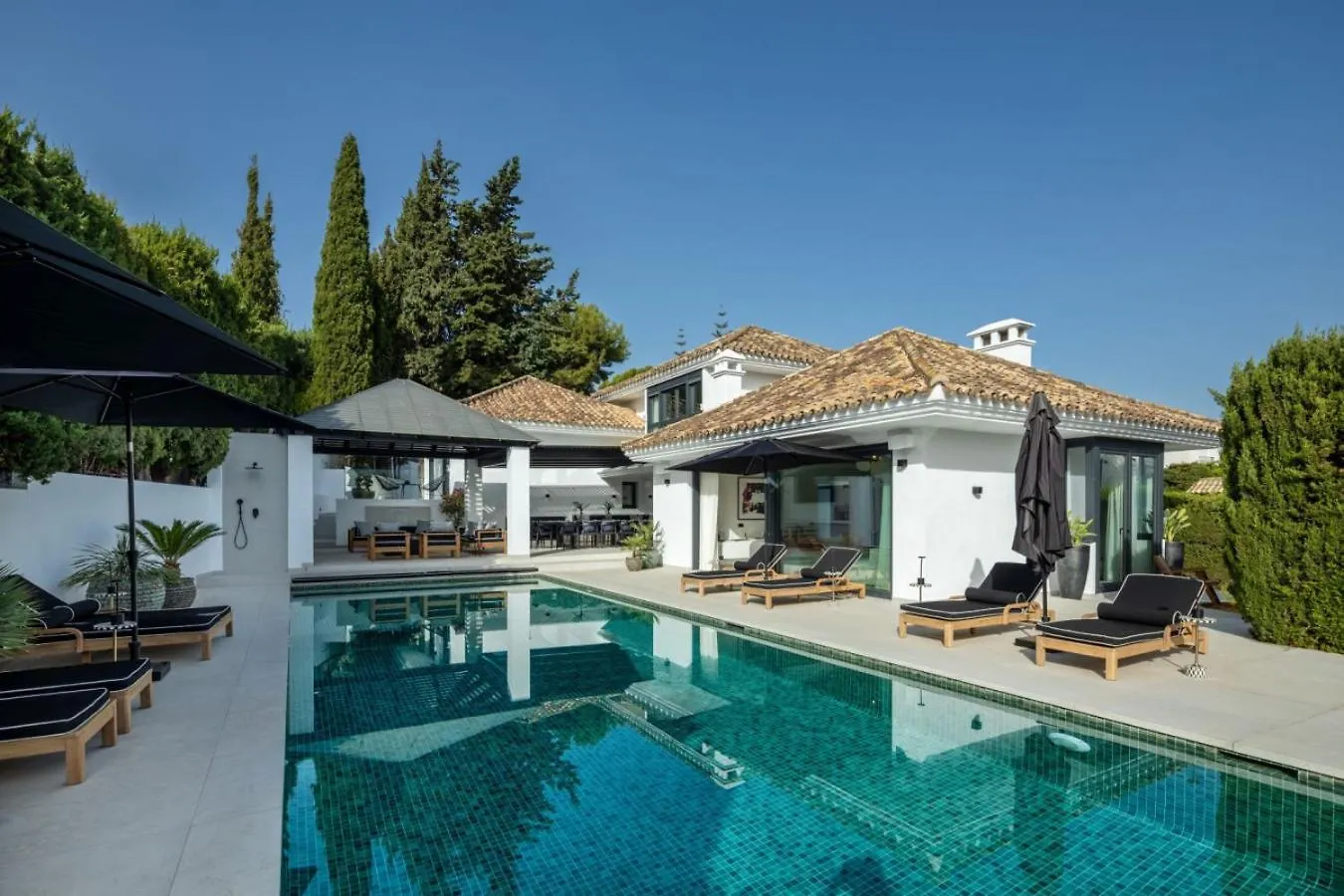 Villa Interni Nueva Andalucia Marbella 0*,  España